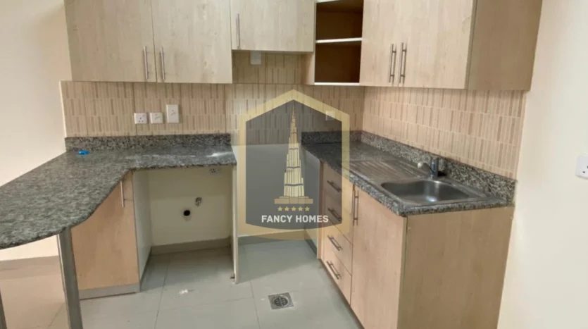 MADISON COLUMBUS, MAJAN Studio for rent