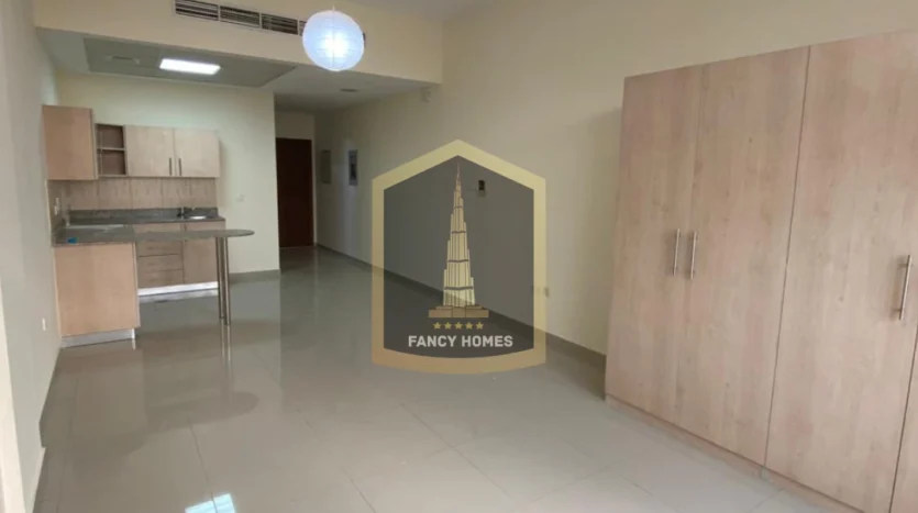 MADISON COLUMBUS, MAJAN Studio for rent