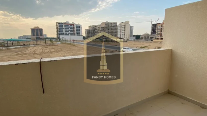 MADISON COLUMBUS, MAJAN Studio for rent