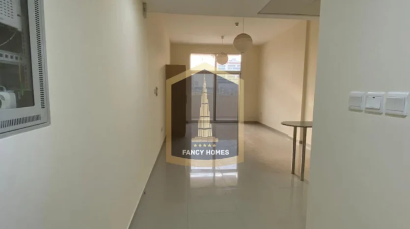 MADISON COLUMBUS, MAJAN Studio for rent