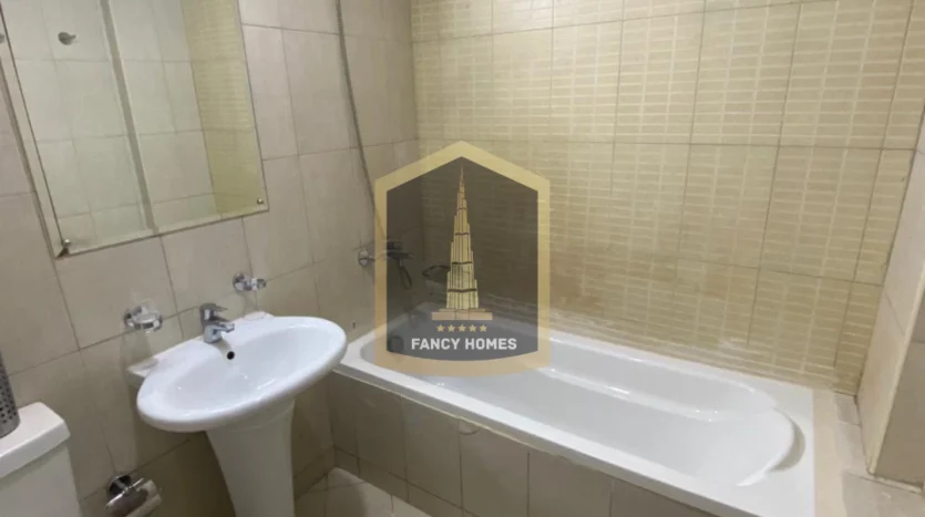 MADISON COLUMBUS, MAJAN Studio for rent